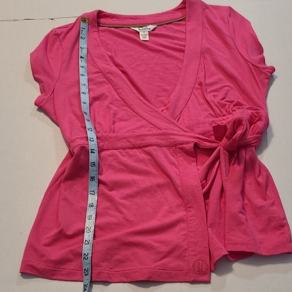 Lilly Pultizer Pink Wrap Top EUC Size Medium - Picture 9 of 9